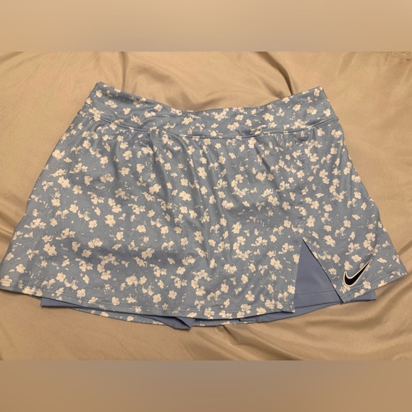 Nike Skirt - Picture 2 of 3